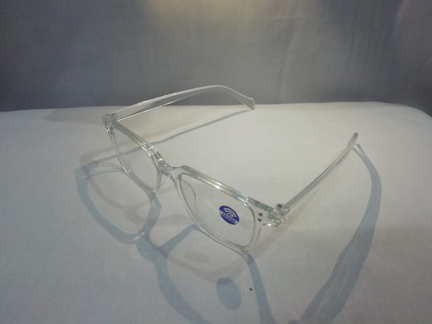 Minimalist Transparent Frame Glasses – Unisex Eyewear for Everyday Style