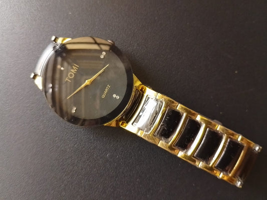 Men’s Gold Tone Steel Bracelet Watch – Elegance in Every Detail